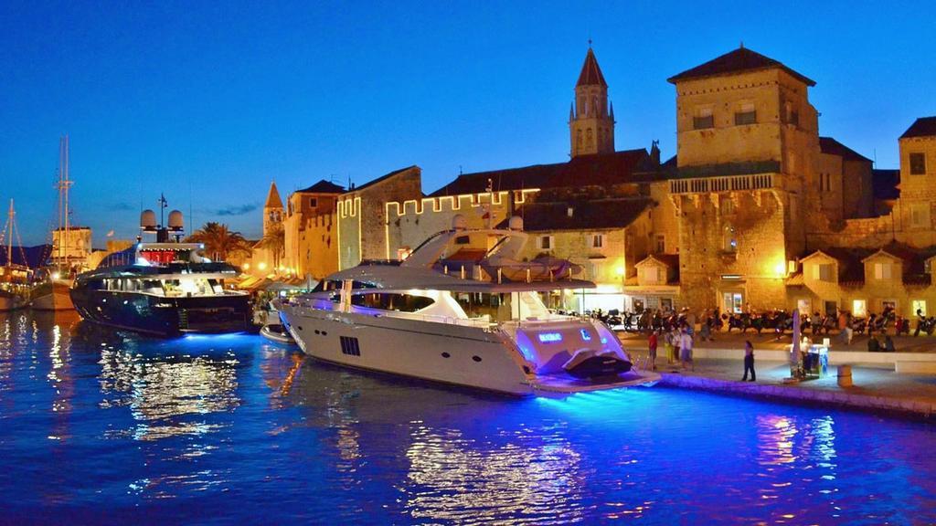 Cozy Place On The Beach Trogir Buitenkant foto