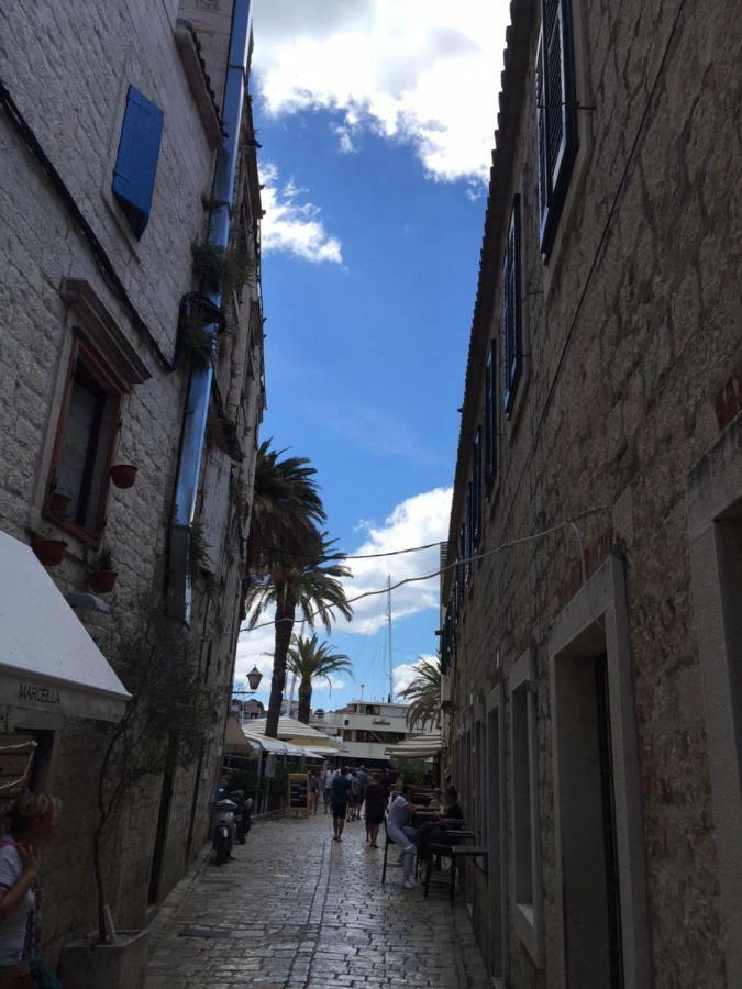 Cozy Place On The Beach Trogir Buitenkant foto